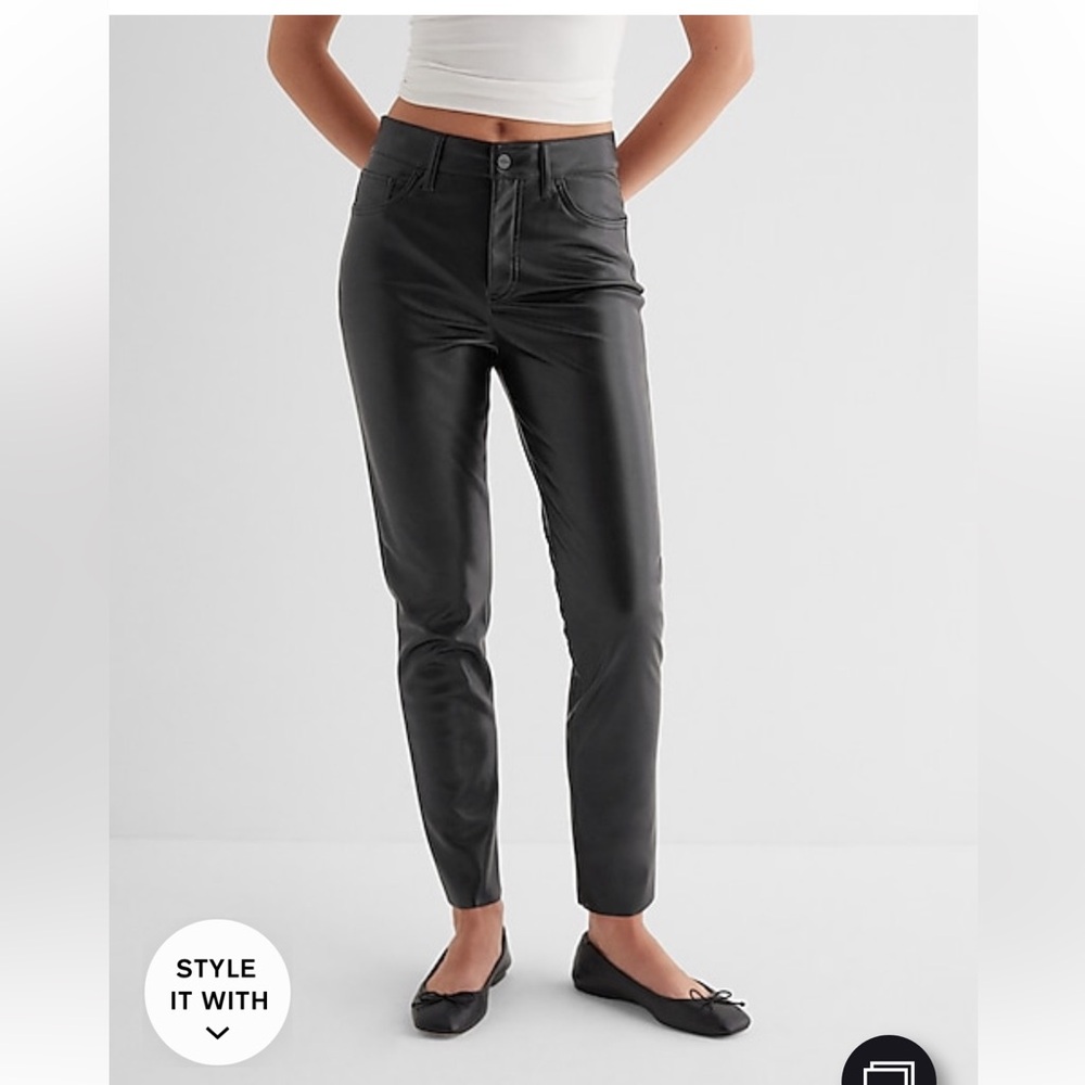 NWT Express High Waisted Faux Leather '90s
Skinny Pant, Black, Size 16 Short